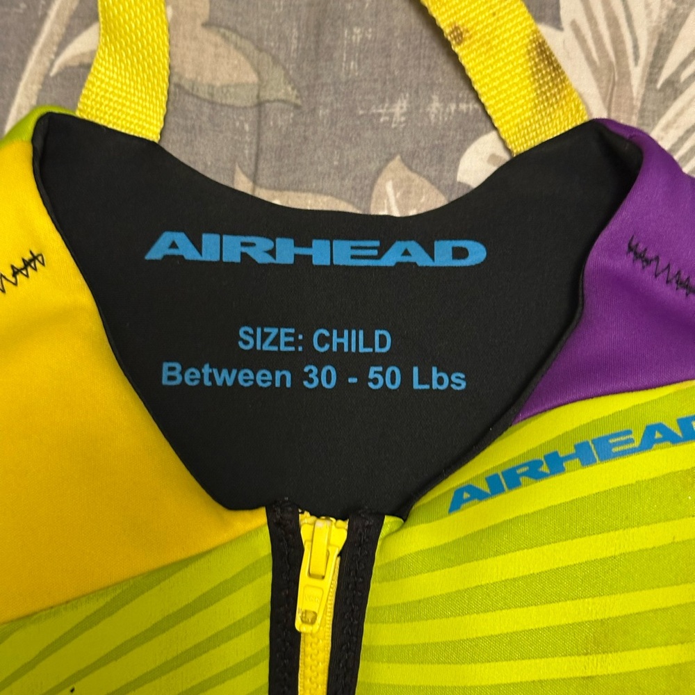 Airhead GNAR Child Kwik-Dry Neolite Flex Life Jacket, US Coast Guard Approved - Picture 2 of 6